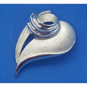 Trifari Modern Heart Brooch Pin Brushed Polished Mixed Finish Silver Tone Signed